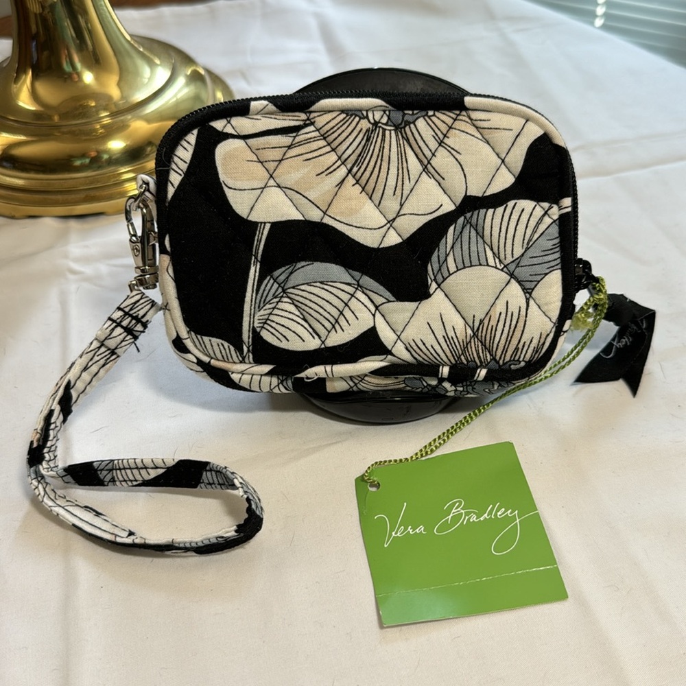 Vera Bradley tech case Camellia pattern - Picture 3 of 3